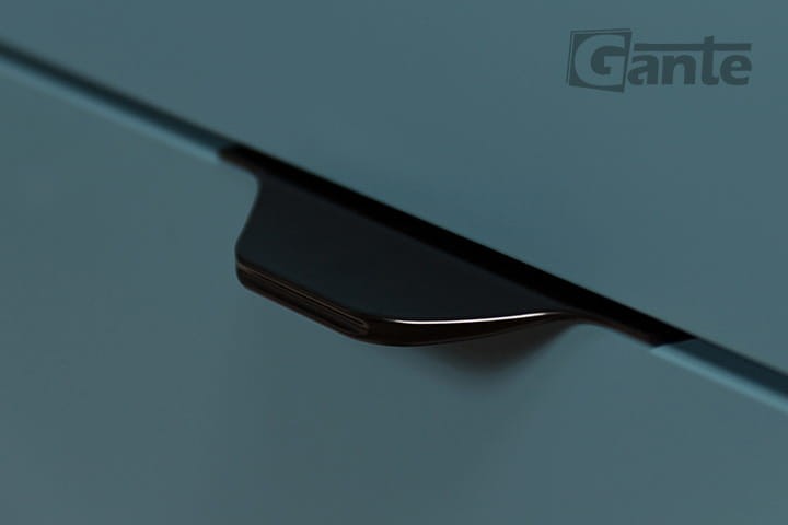 Niebieskie szafki łazienkowe New York.jpg