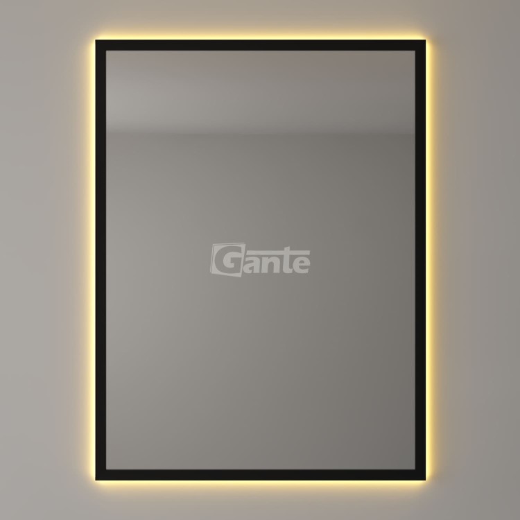 Lustro łazienkowe 60x80 cm w cienkiej, czarnej aluminiowej ramie. Prostokątne lustro z ciepłym podświetleniem LED, gotowe do montażu w pionie lub poziomie.