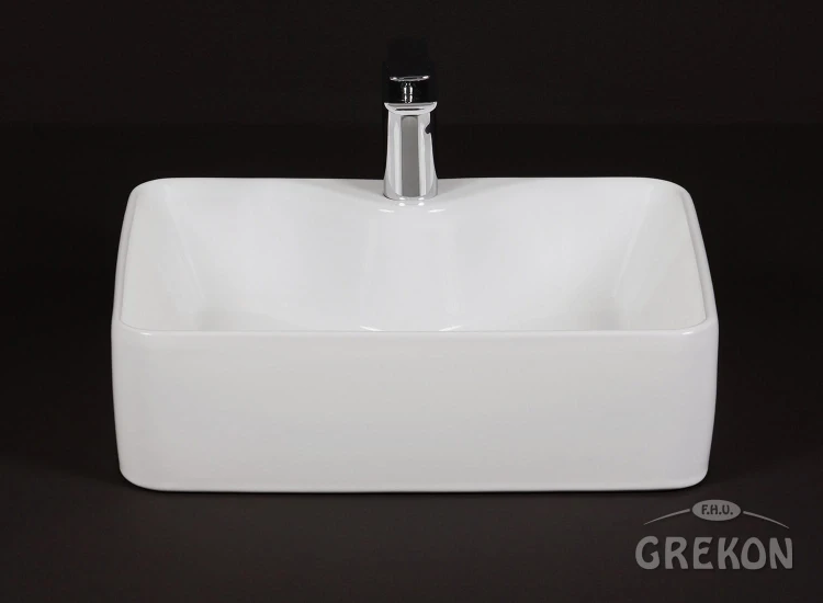Brendo-470-biala-ceramiczna-umywalka.webp