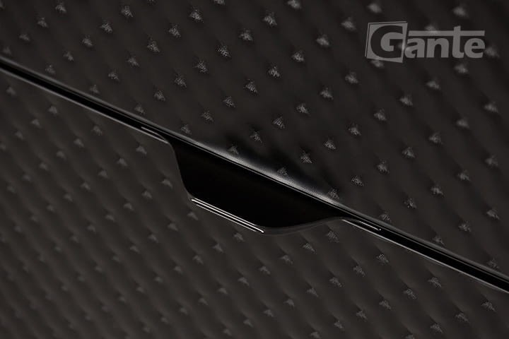 Uchwyt meblowy czarny mat krawędziowy seria mebli łazienkowych Glow (1).jpg