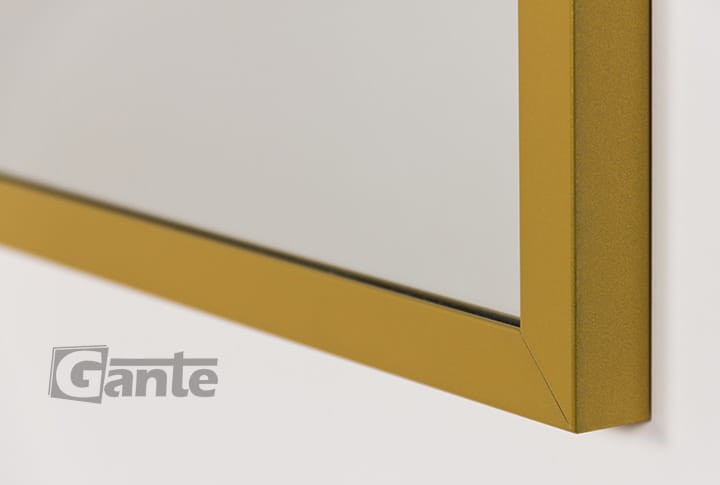 Lustro łazienkowe w złotej aluminiowej ramie.jpg